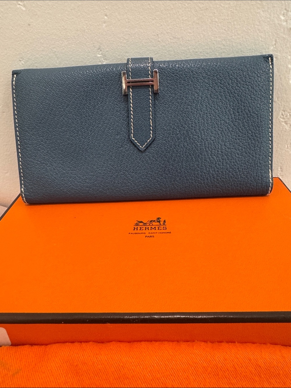 Hermès Béarn Soufflet wallet in Mysore leather.